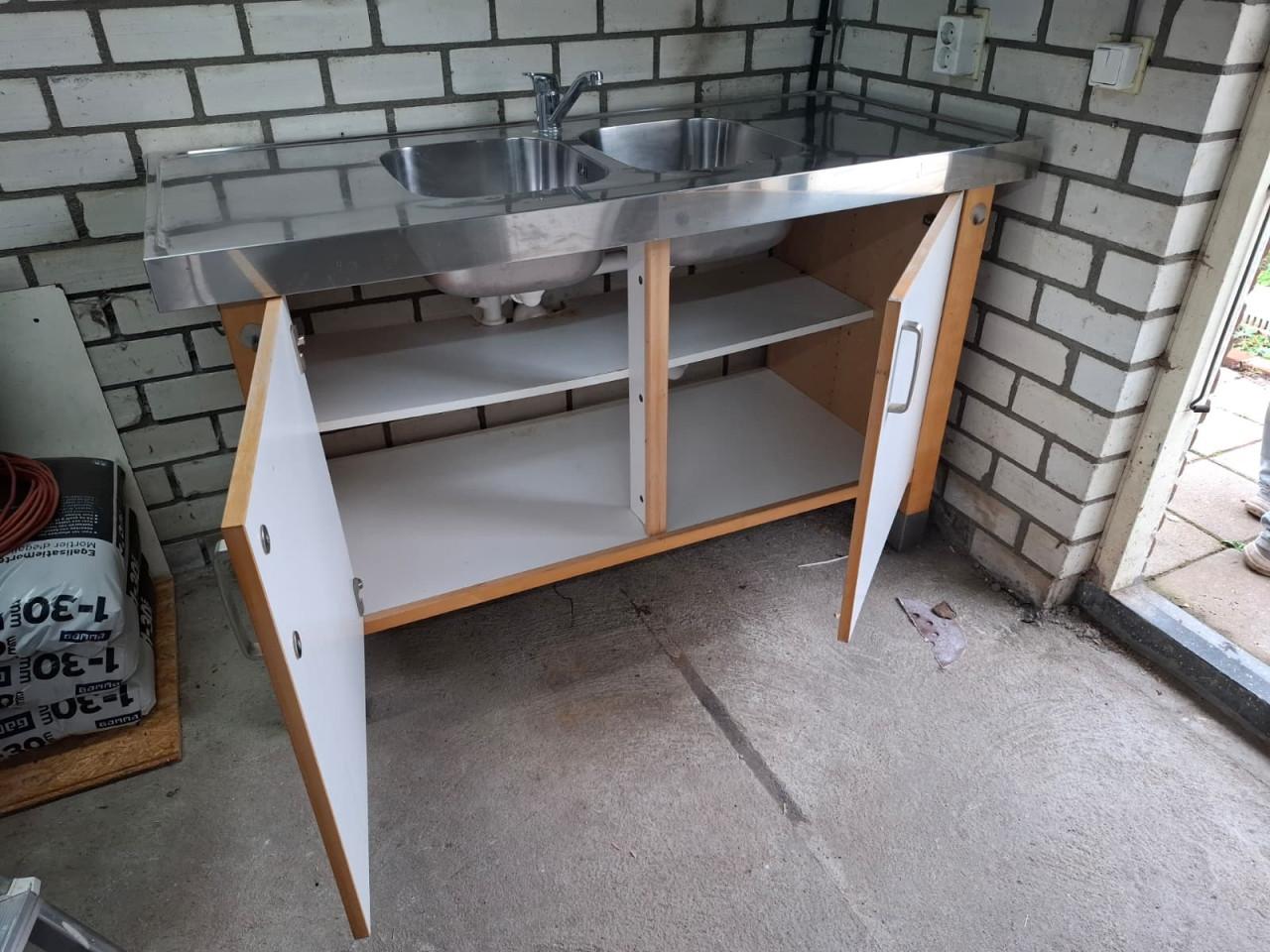 Kast met dubbele spoelbak