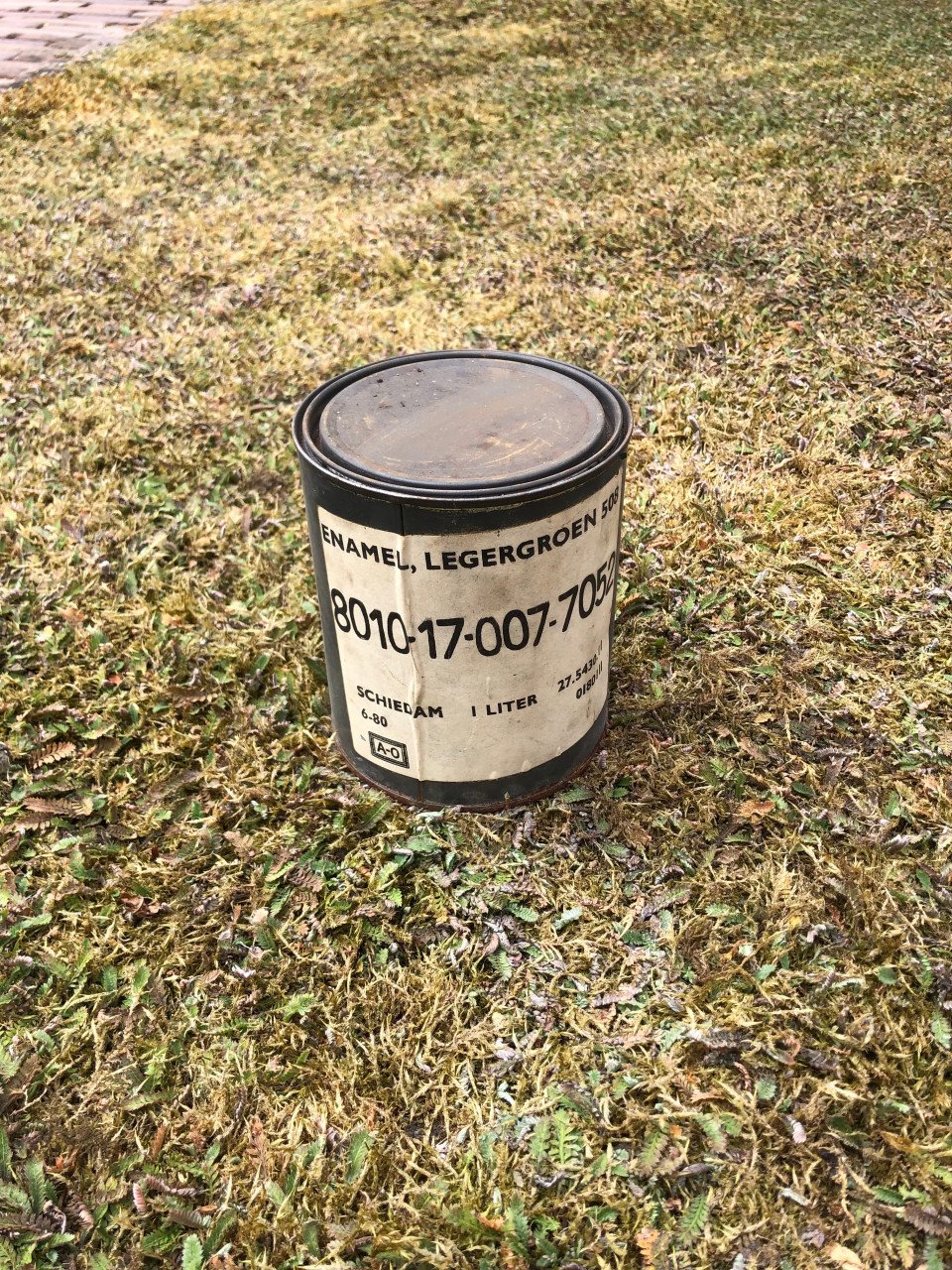 1 liter blik leger verf zie de foto’s.