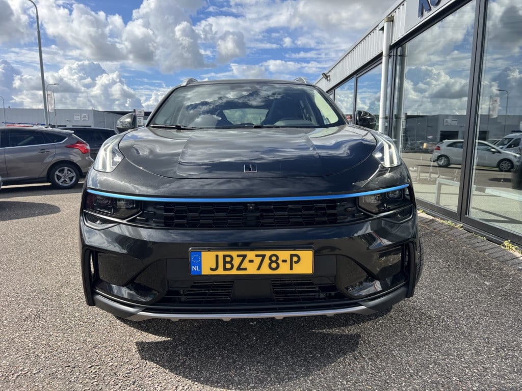 Lynk & Co 01 1.5 261pk plug in hybrid , panodak , 360gr camera , adaptive c
