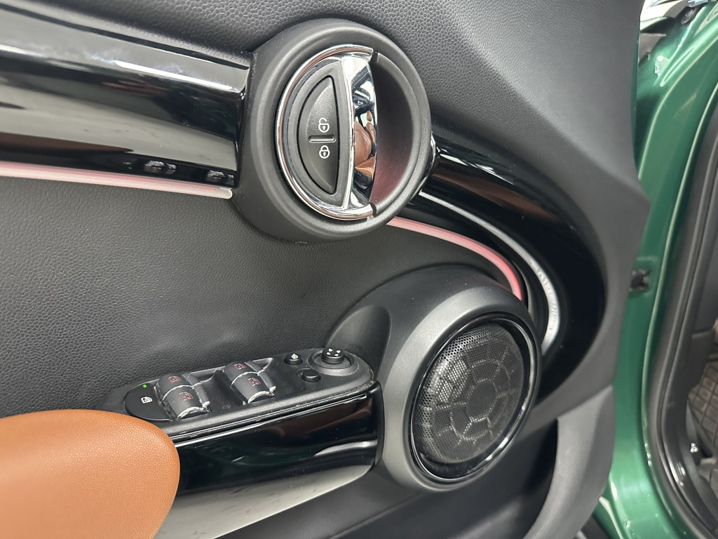 Mini Cooper mini 2.0 yours | british racing green | cognac int. | panora