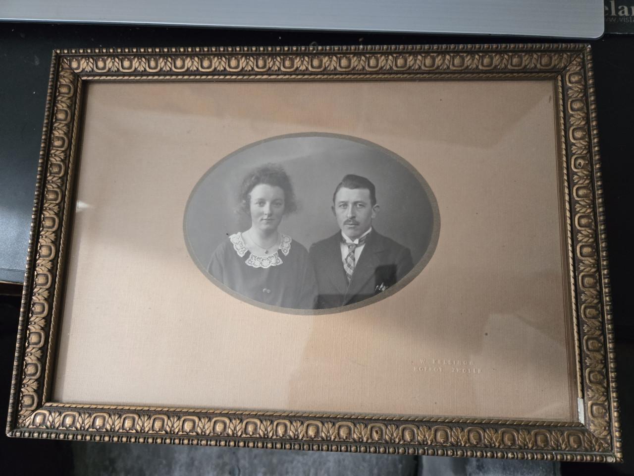 Antiek portret van W. Eelsingh in mooie lijst. 31x22cm Ovaal 14x10cm