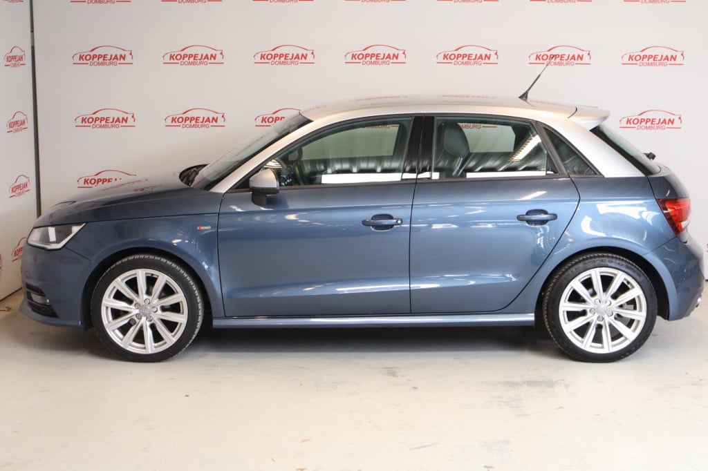 Audi A1 Sportback 1.0 tfsi design s-line nl auto, parkeersensoren, bluetoot