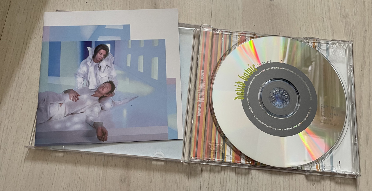 David Bowie collectie cd boeken fanclub bladen