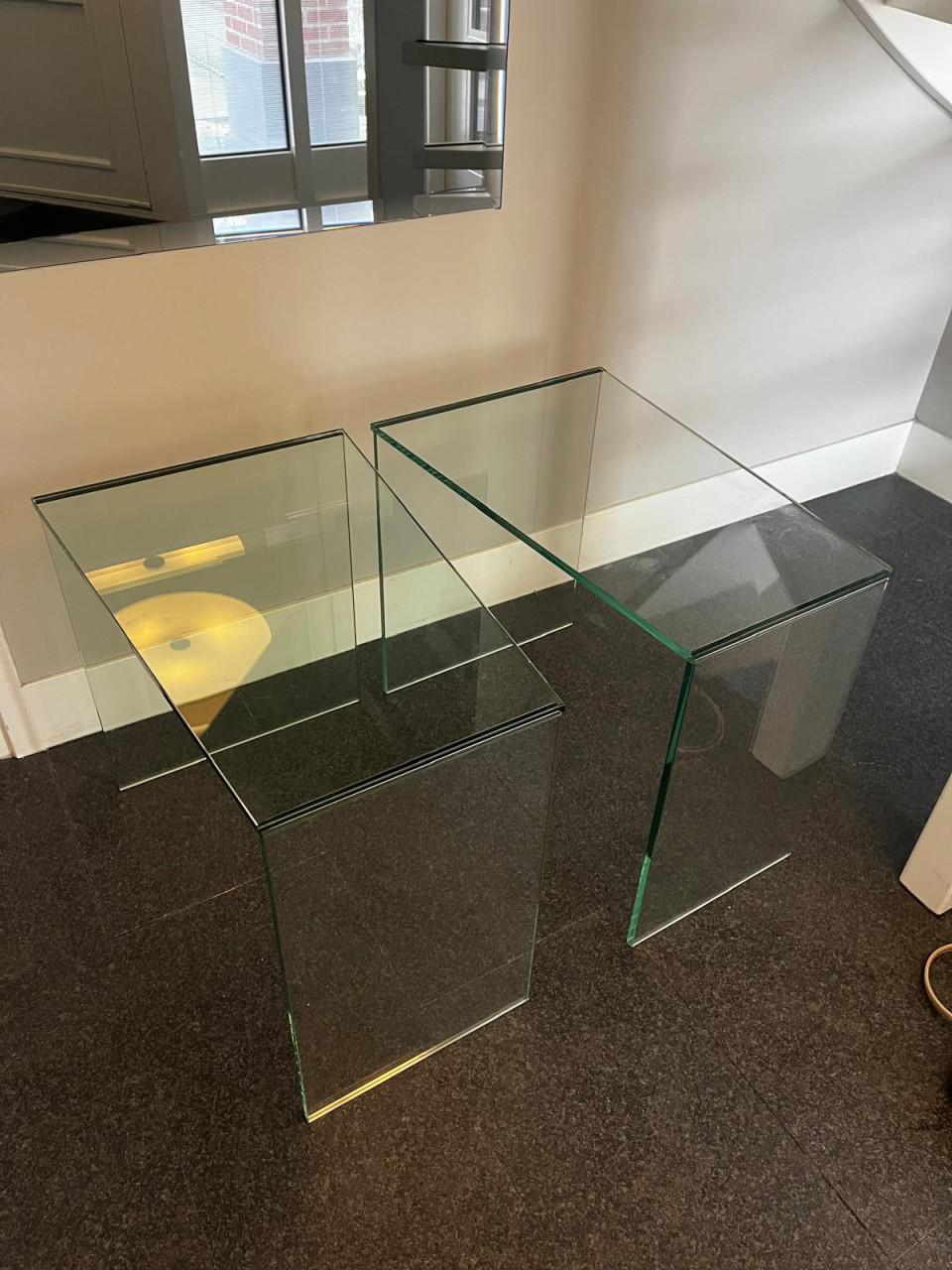 Glazen bijzettafels
