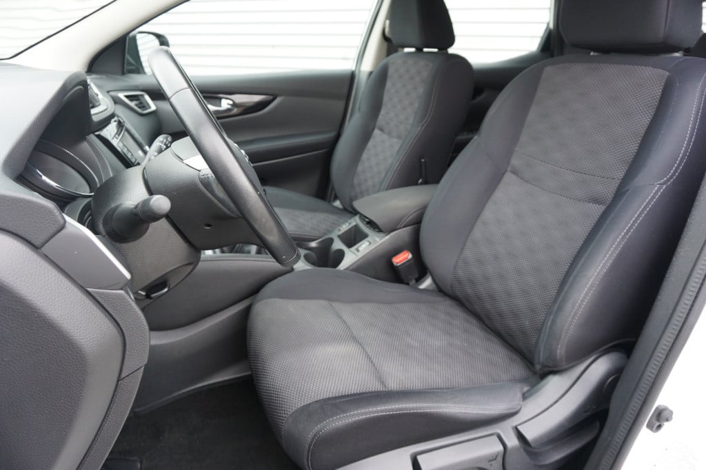 Nissan Qashqai 1.2 acenta climate / navi / cruise / stoelv. / camera / park