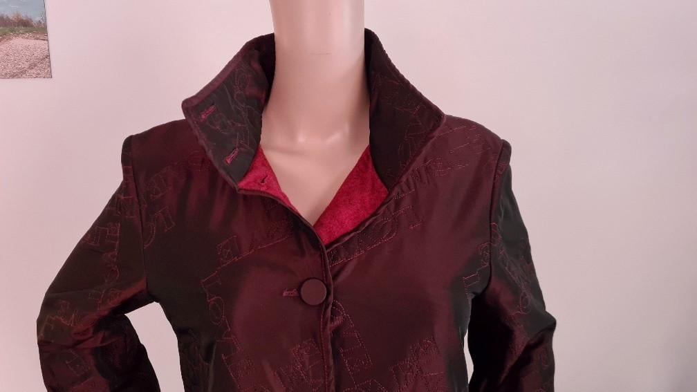 Rena Lange: Lange bordeaux jas LOVE LOVE LOVE maat 36