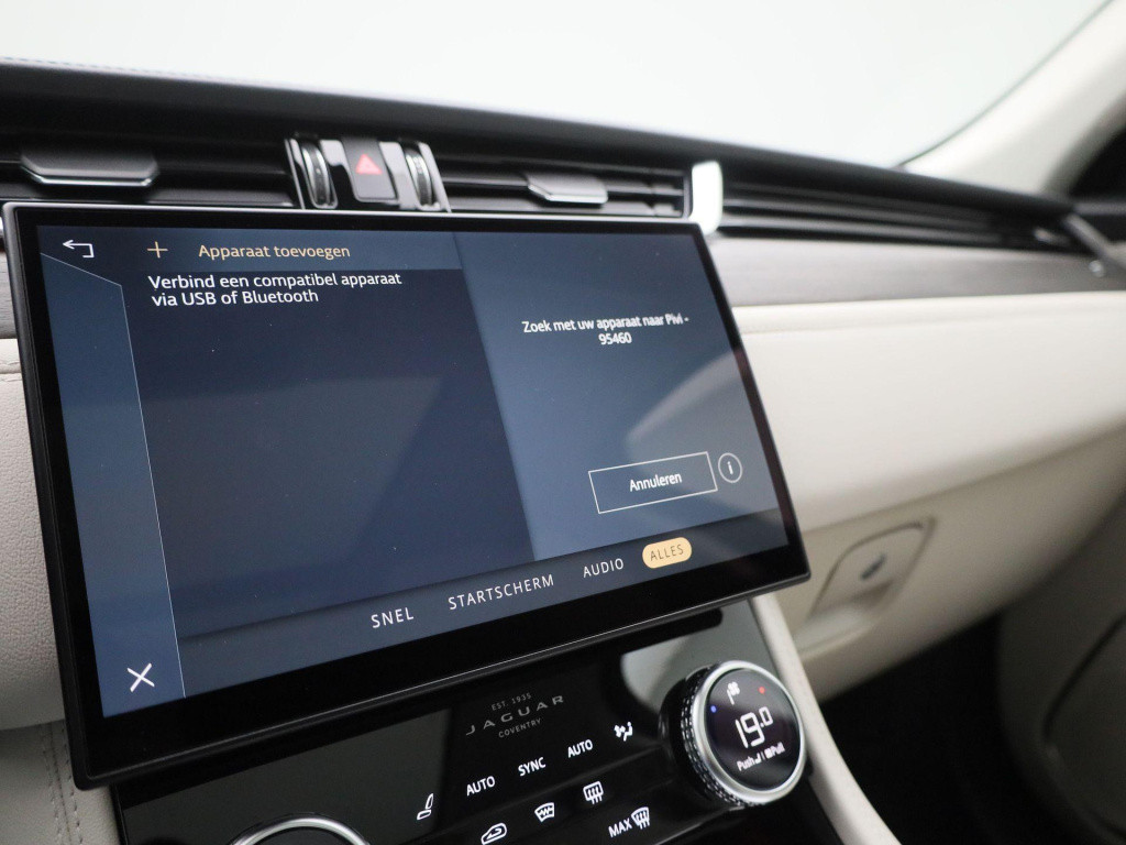 Jaguar F-pace 2.0 p400e phev r-dynamic s | automaat | navigatie | apple car