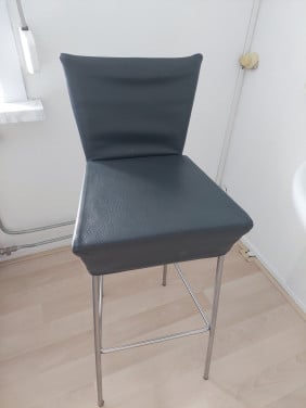 Te koop 2 zgan barkrukken