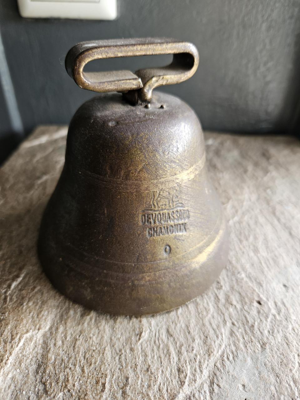 Prachtige antieke bronzen bel - Devouassoud Chamonix