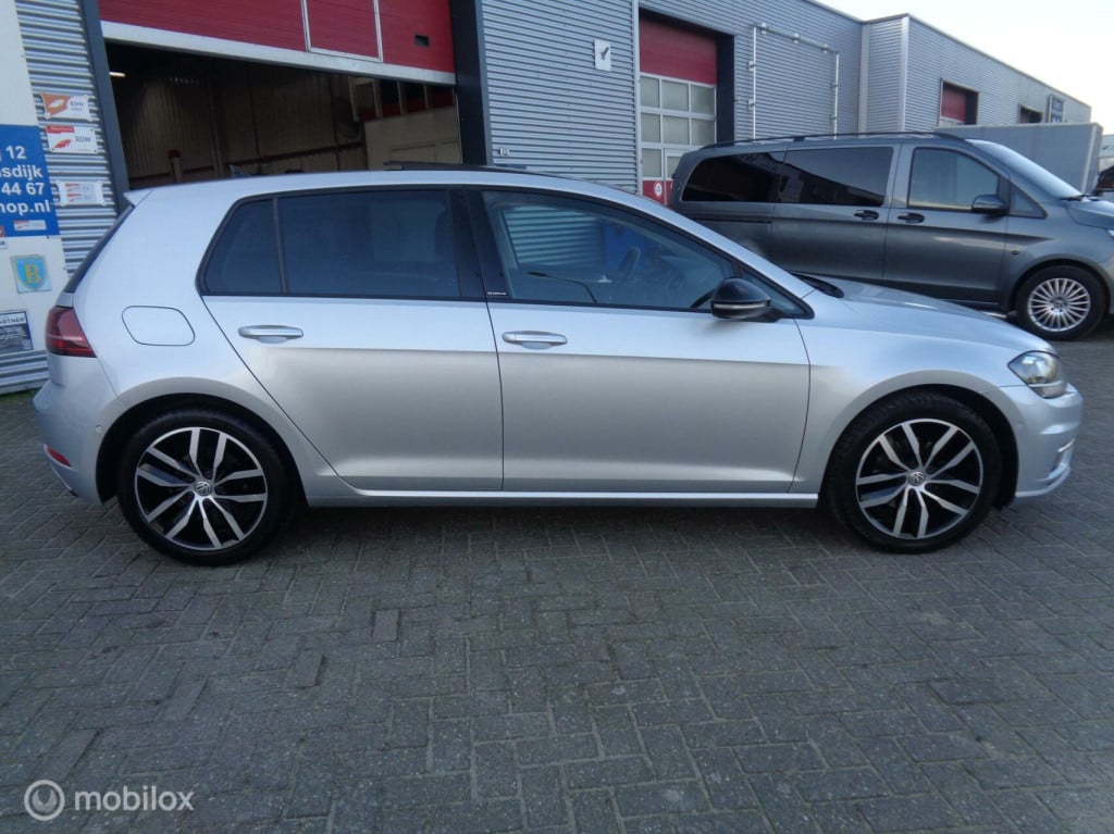 Volkswagen Golf 1.5 tsi iq-drive/airco/ecc/panorama dak/led/navi/carplay/lm