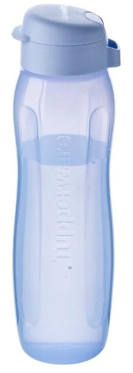 Tupperware drinkfles.