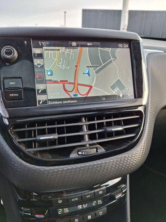 Peugeot 2008 gt-line 1.2 pt-110pk navigatie metaliclak trekhaak parkeerhulp