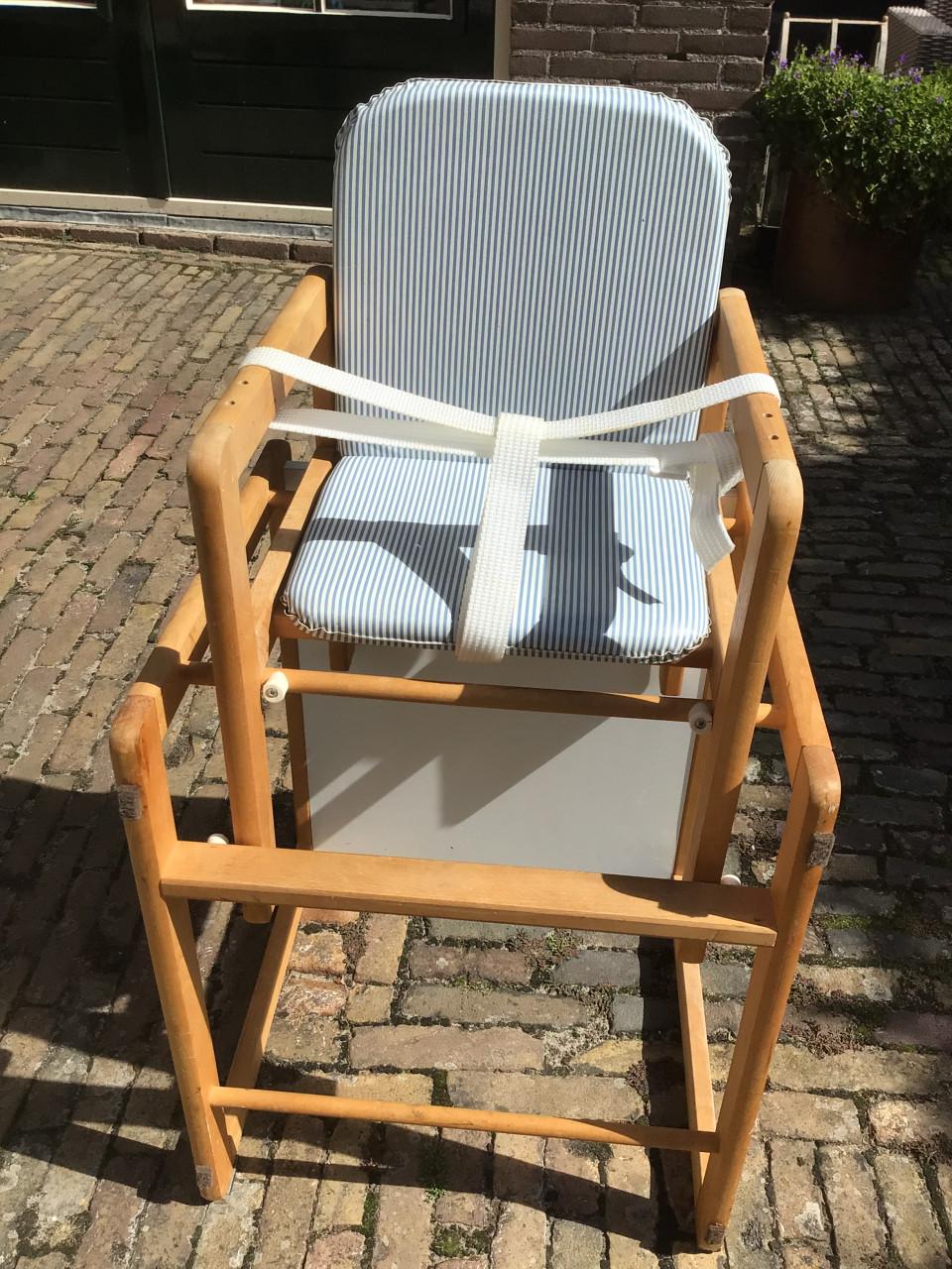 Kinderstoel / tafeltje