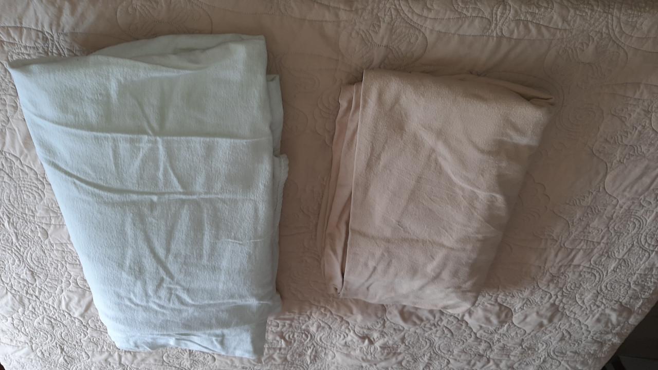 2 tweepersoons hoeslakens flanel