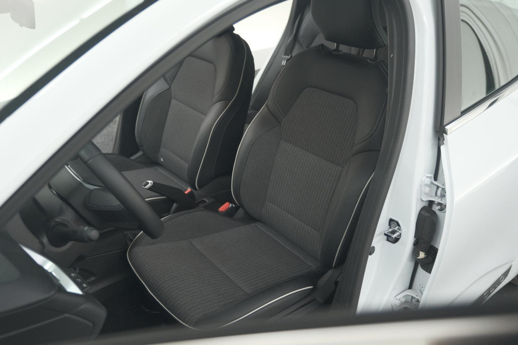 Renault Clio tce 90 techno | camera | 9.3 inch scherm | apple carplay | par