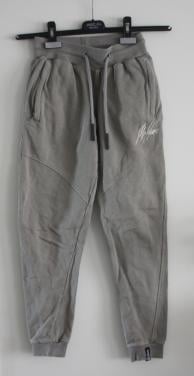 Grijsbeige joggingsbroek maat 164