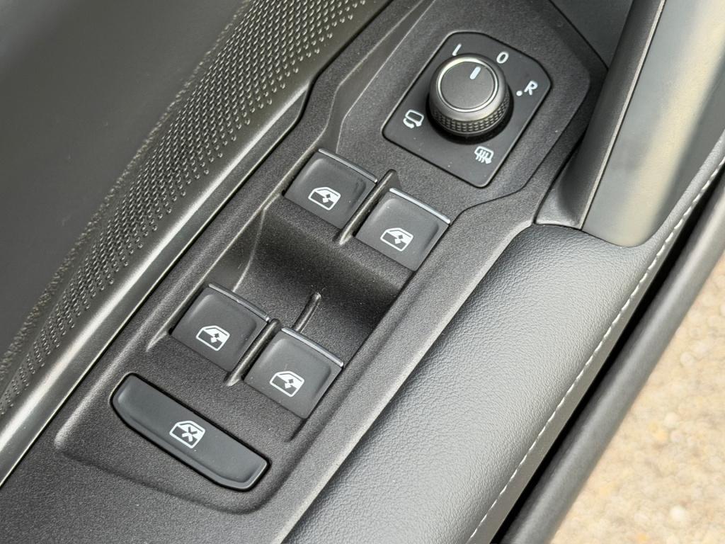 Volkswagen Tiguan 1.5 ehybrid elegance 204pk | trekhaak | 360 camera | dode