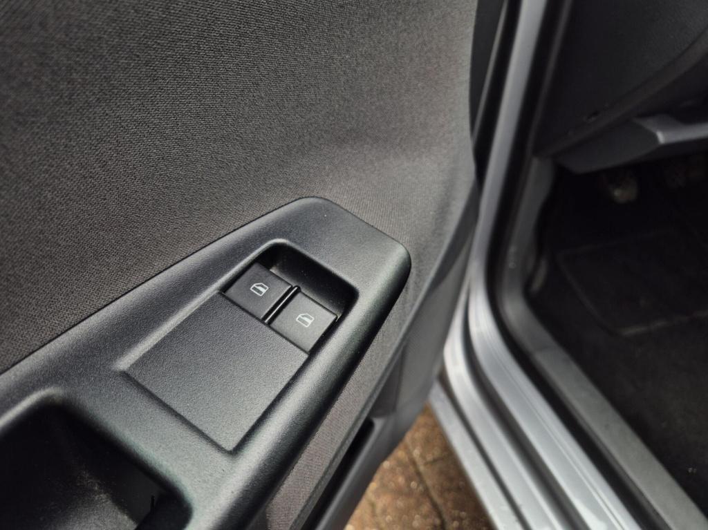 Volkswagen Polo 1.4-16v comfortline / cruisecontrol