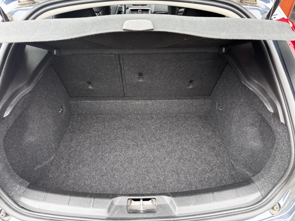 Volvo V40 cross country 1.5 t3 summum