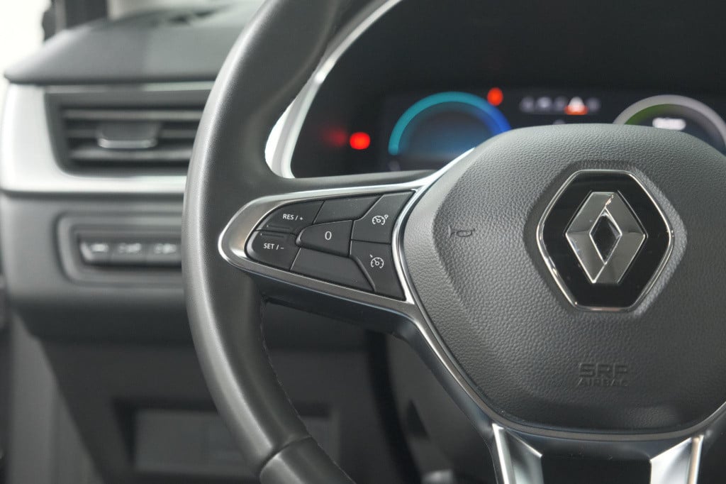 Renault Captur 1.6 e-tech plug-in hybrid 160 intens | parkeersensoren | app