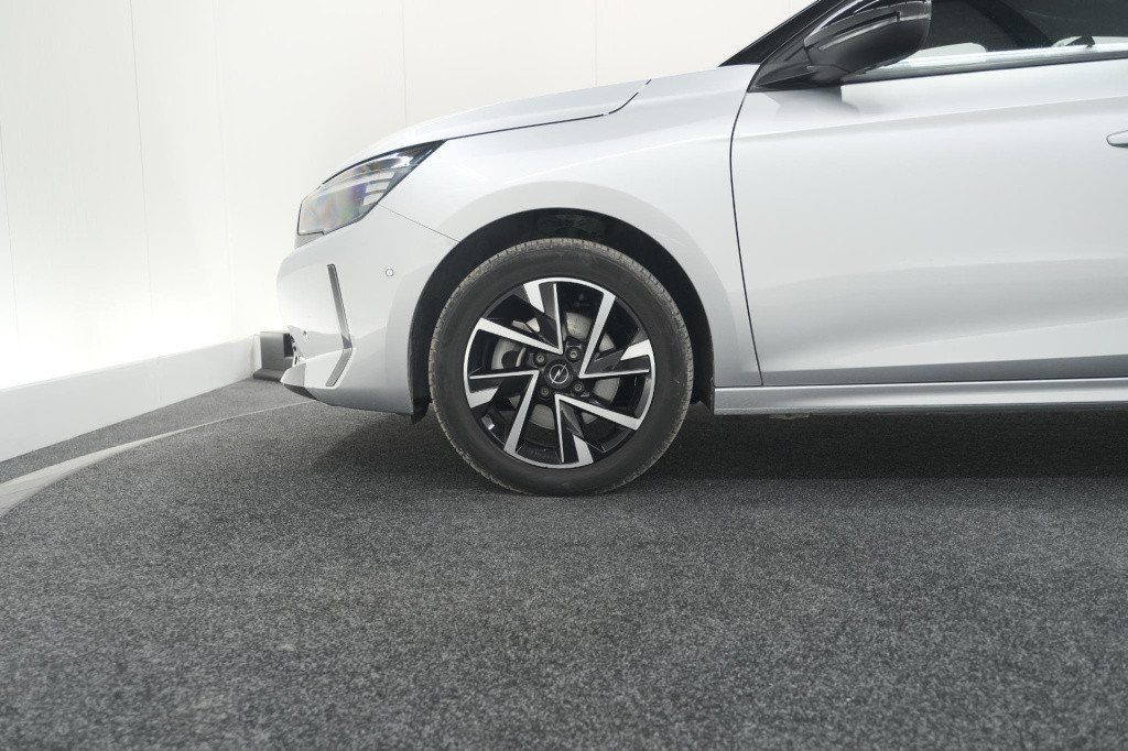 Opel Corsa 130 eat8 gs line | camera | navigatie | apple carplay | parkeers