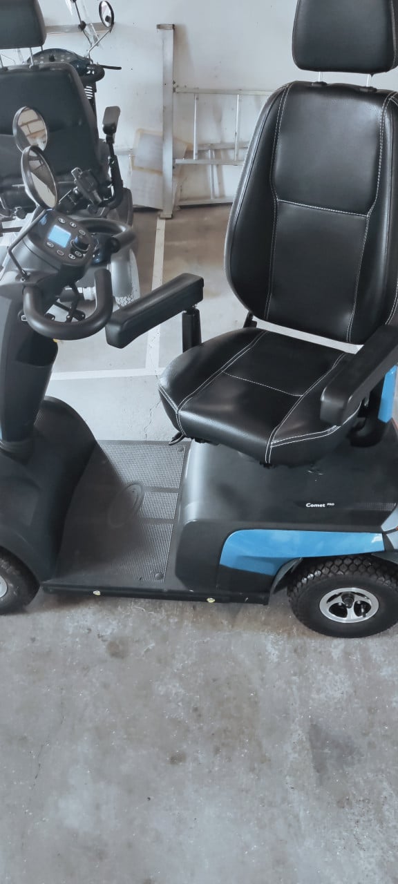 Scootmobiel Invacare Comet Pro