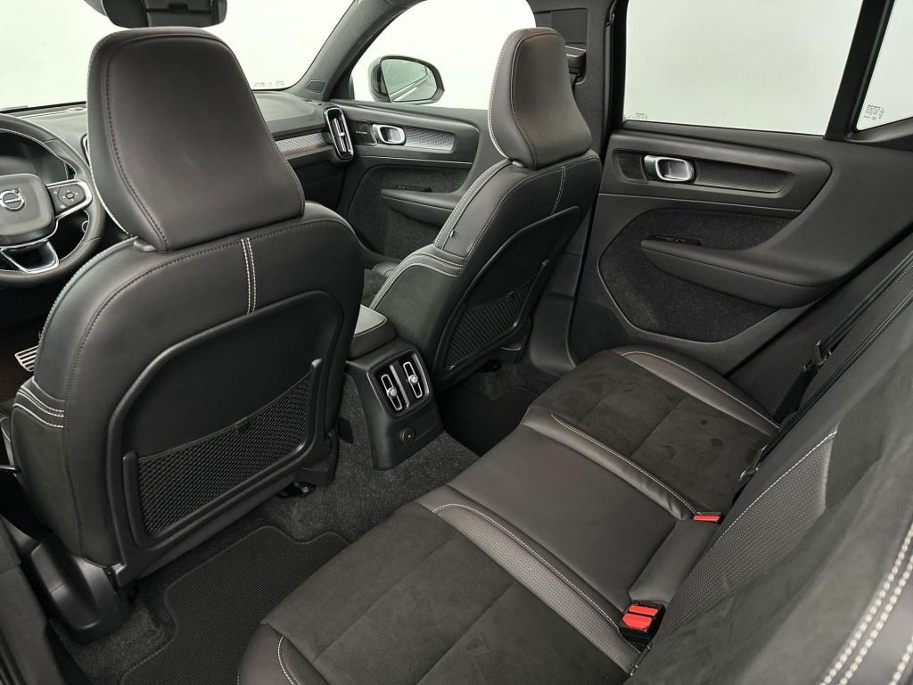Volvo XC40 t5 262pk recharge r-design| pano| 360camera| adap.cruise| trekha