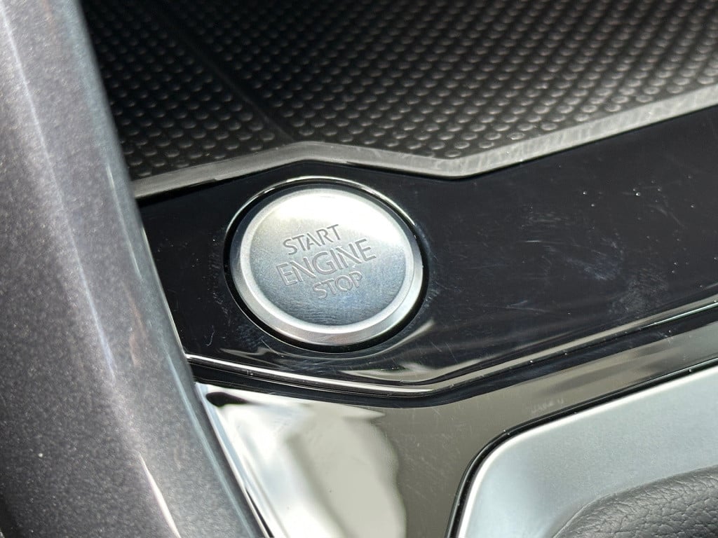 Volkswagen T-roc 1.5 tsi 150pk dsg style carplay | camera | keyless | elek.