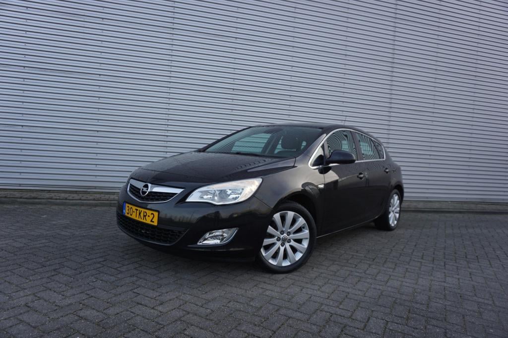 Opel Astra 1.4 turbo cosmo airco / cruise / parkeers. / elektr. ramen / tre