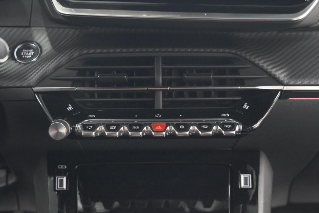 Peugeot 2008 puretech 130 eat8 gt | 360 camera | stoelmassage | adaptieve c