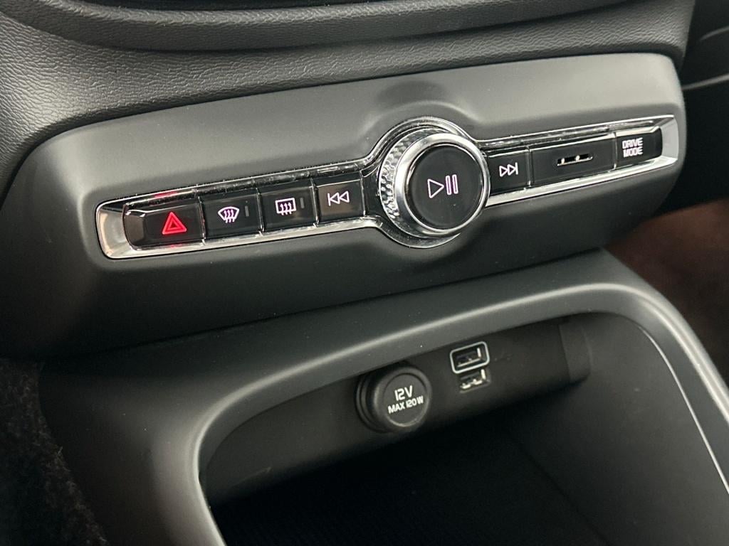 Volvo XC40 t4 211pk recharge r-design| 360camera| trekhaak| adap.cruise