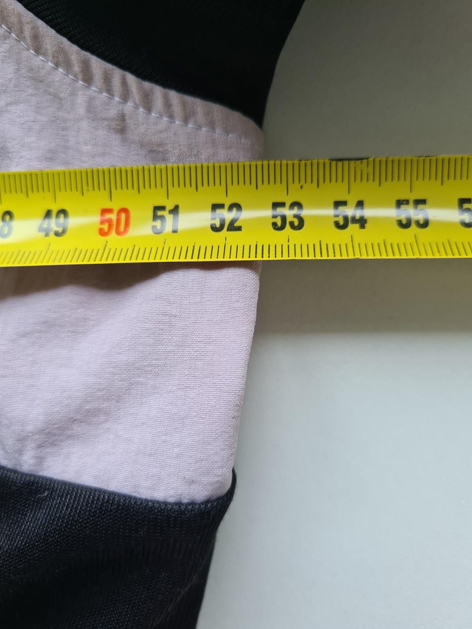 Non Grada Zwart - ecru wit vest met ritssluiting/ zakken met ritsluiting