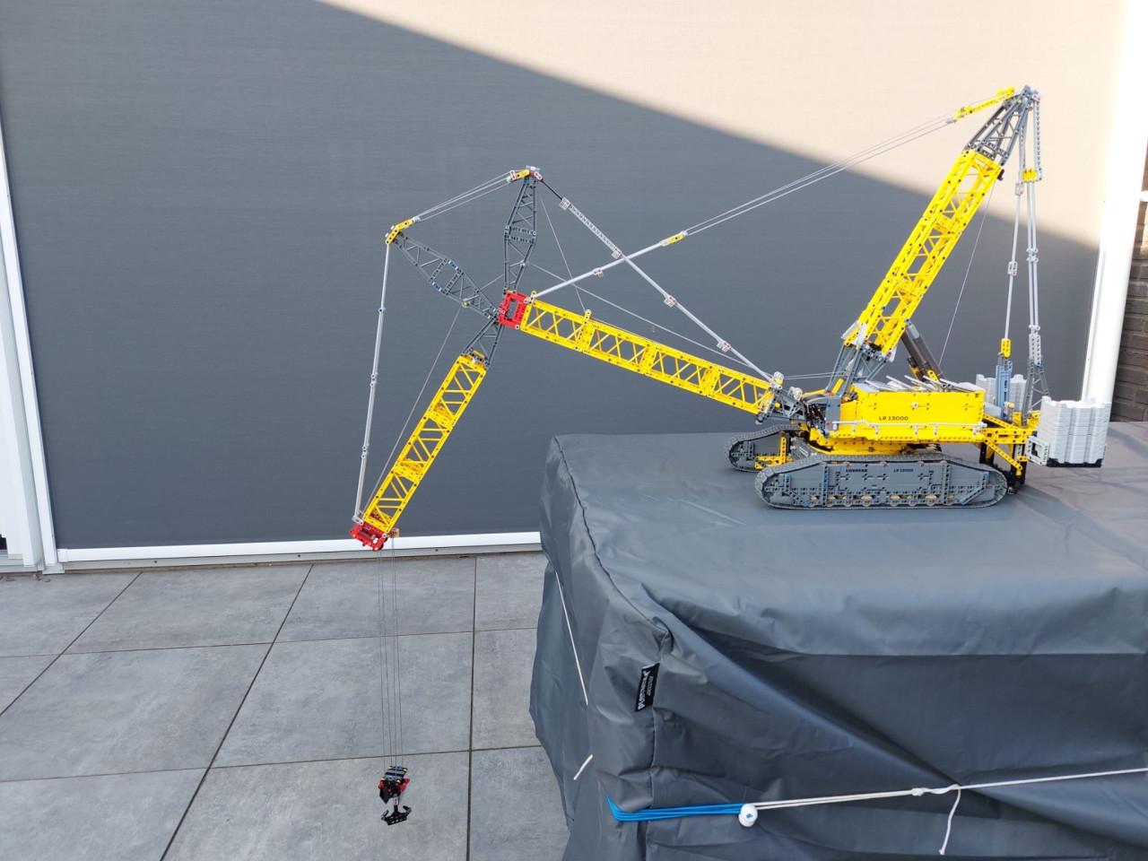 Te koop: technisch lego Liebherr LR13000