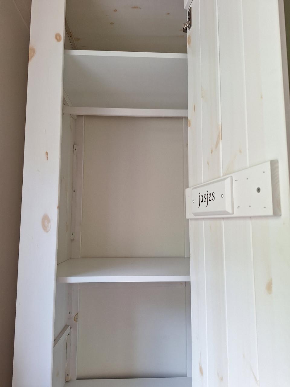 Babykamer commode en kast