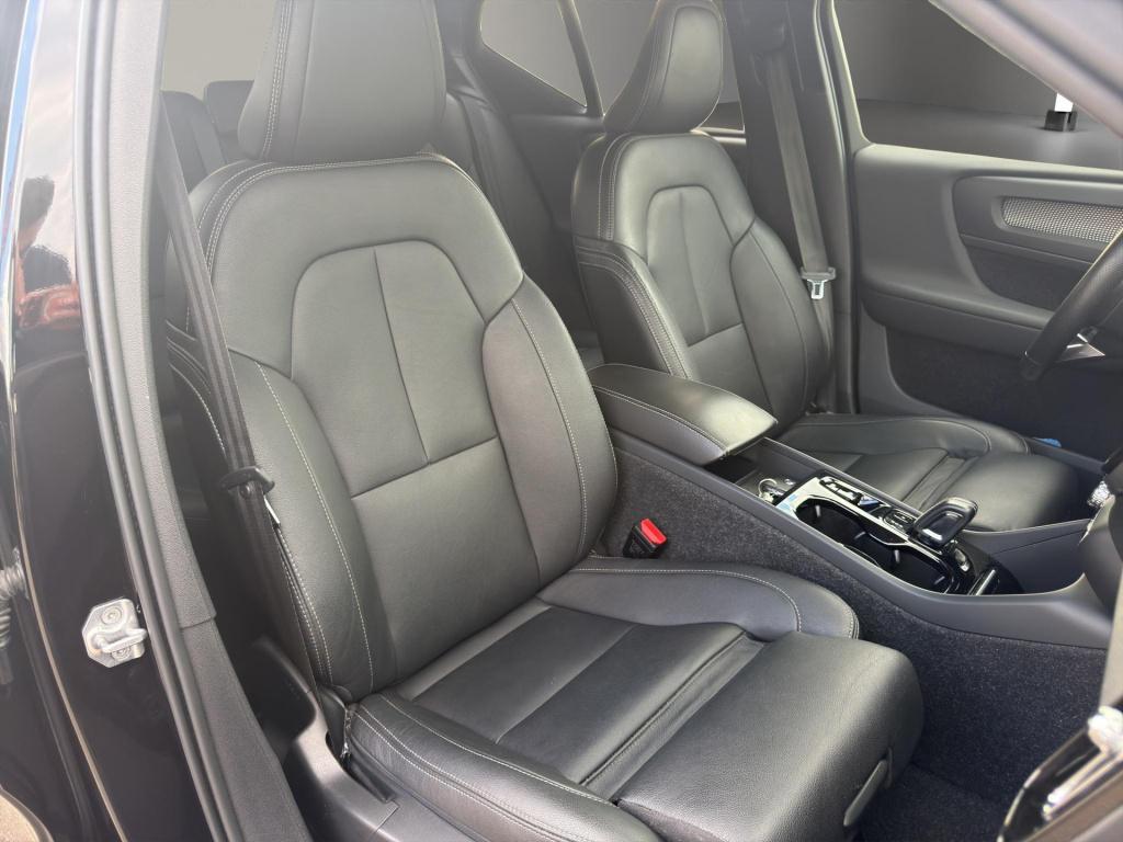 Volvo XC40 1.5 t4 recharge r-design h&k camera acc blis