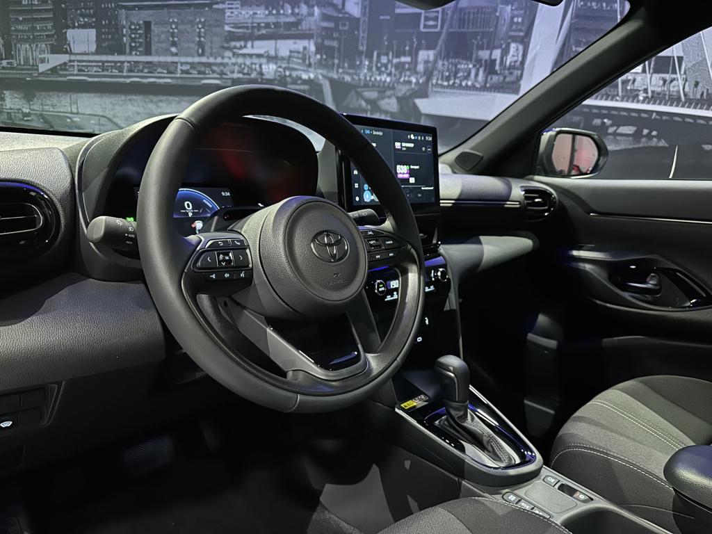 Toyota Yaris Cross 1.5 hybrid 130 dynamic *facelift*nieuw*direct beschikbaa