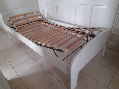 1 Persoons bed 90 x 200 (in goede staat )