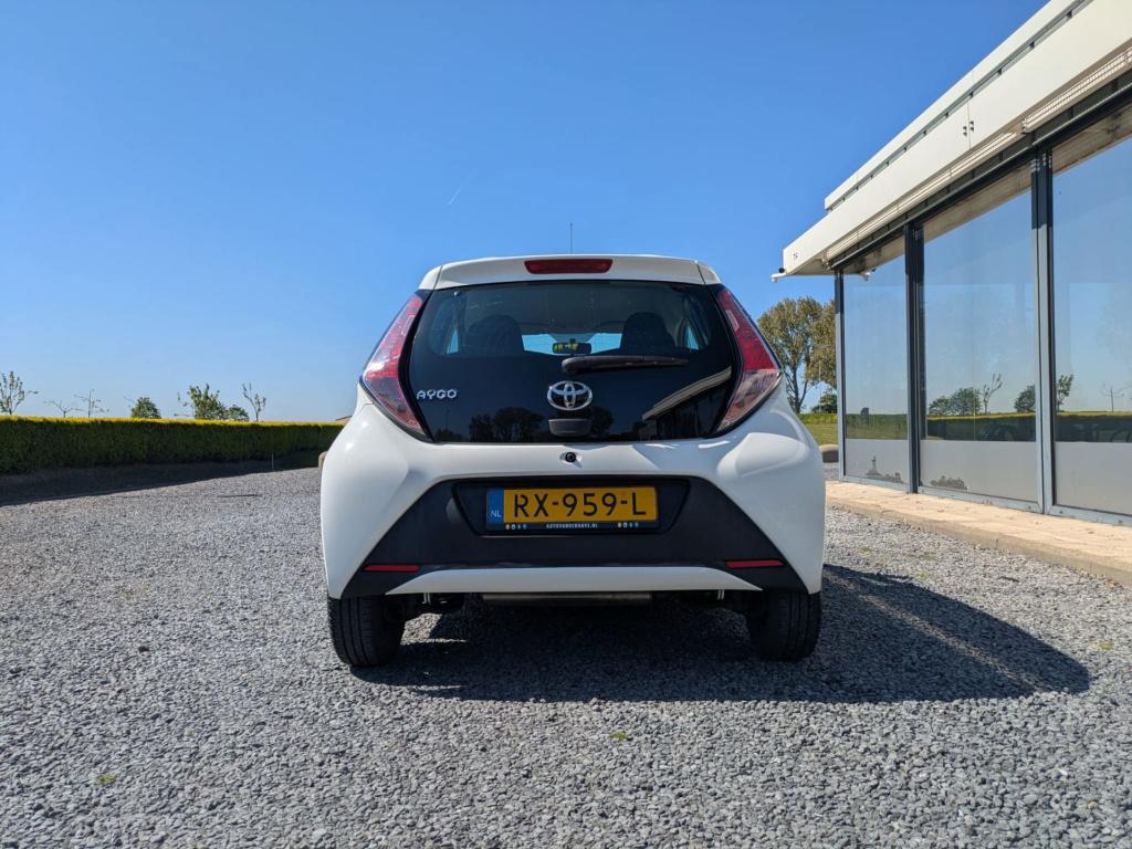 Toyota Aygo 1.0 vvt-i x-fun | 5 deurs | airco | bluetooth