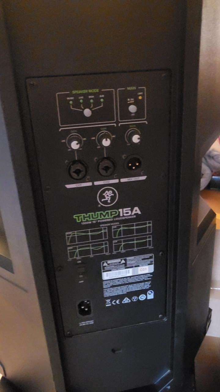 Mackie trump 15 a actieve speakers prijs is voor de set