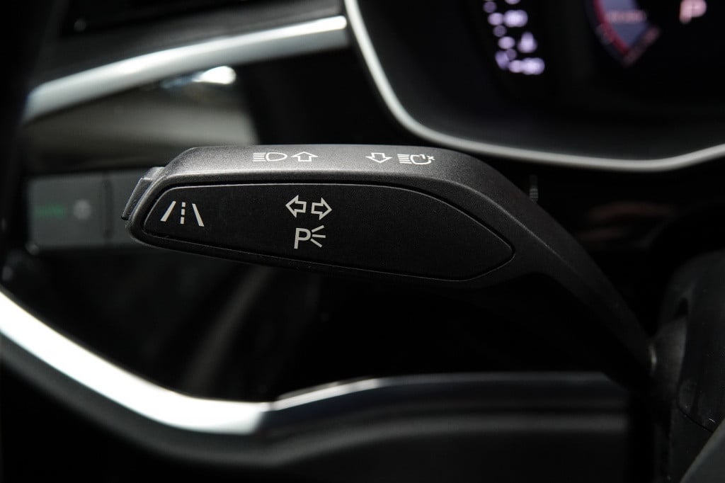 Audi Q3 1.5 tfsi | panoramadak | pdc |