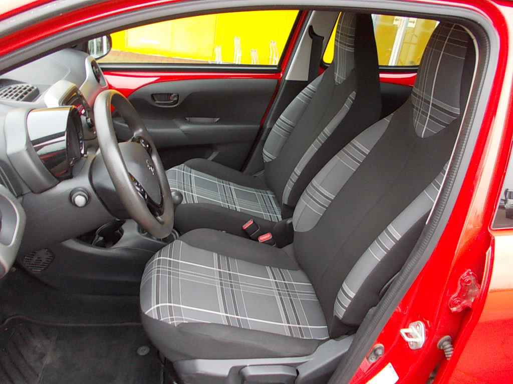 Peugeot 108 1.0 vti 5-deurs airco bleutooth (btw verr.b.)