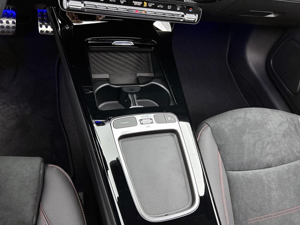 Mercedes-Benz Cla shooting brake 250 e business solution amg | nightpakket 