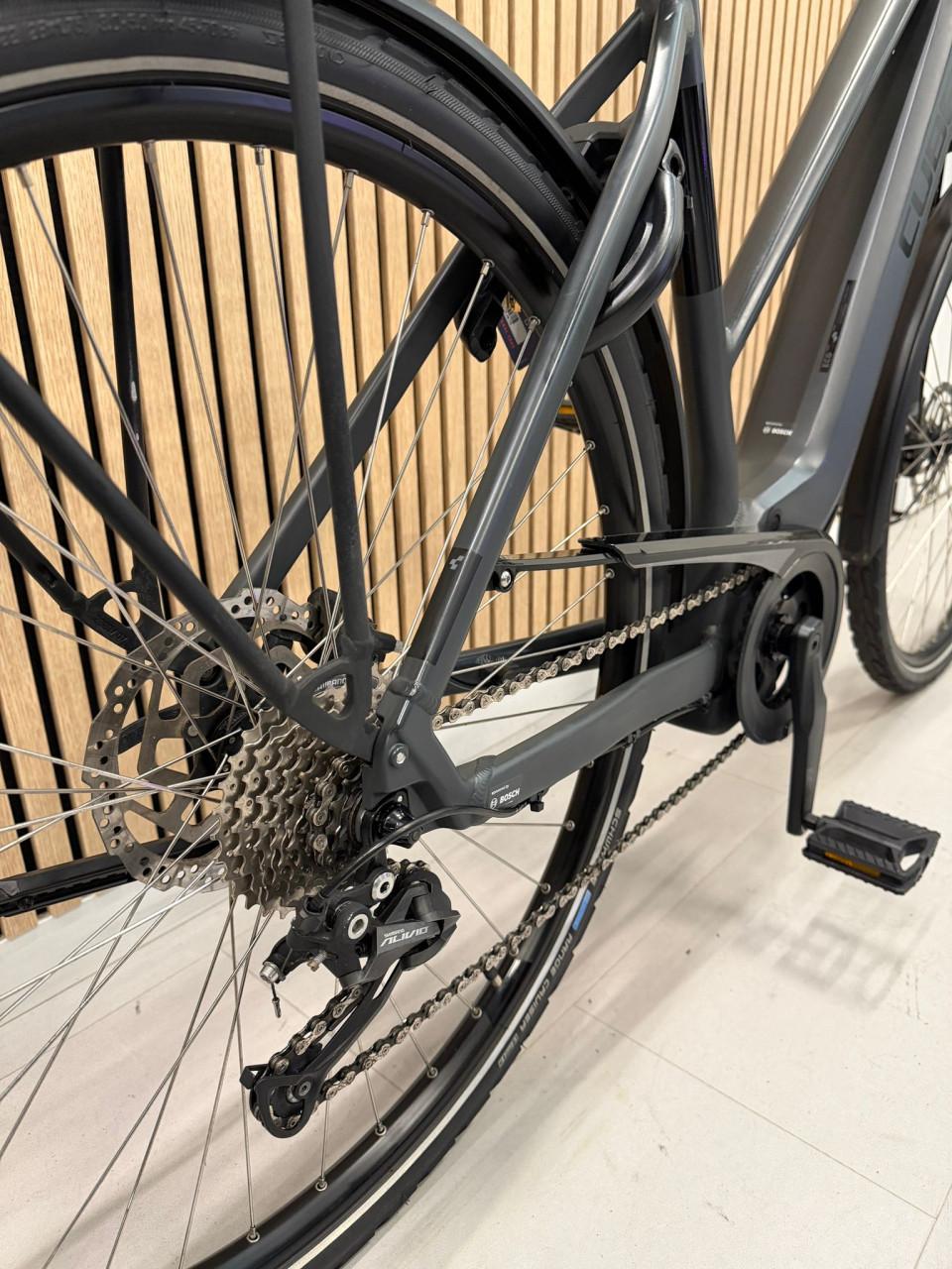 Cube Touring Pro Bosch Active Line Plus 53CM 8327M 500Wh