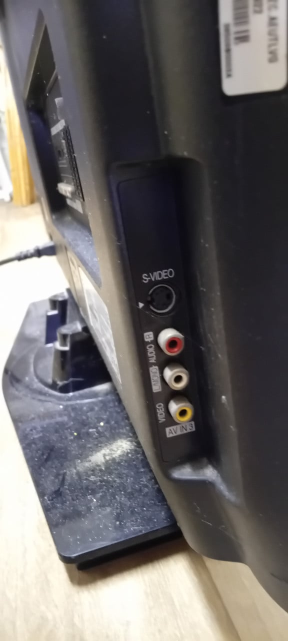 2 lg tvs lcd