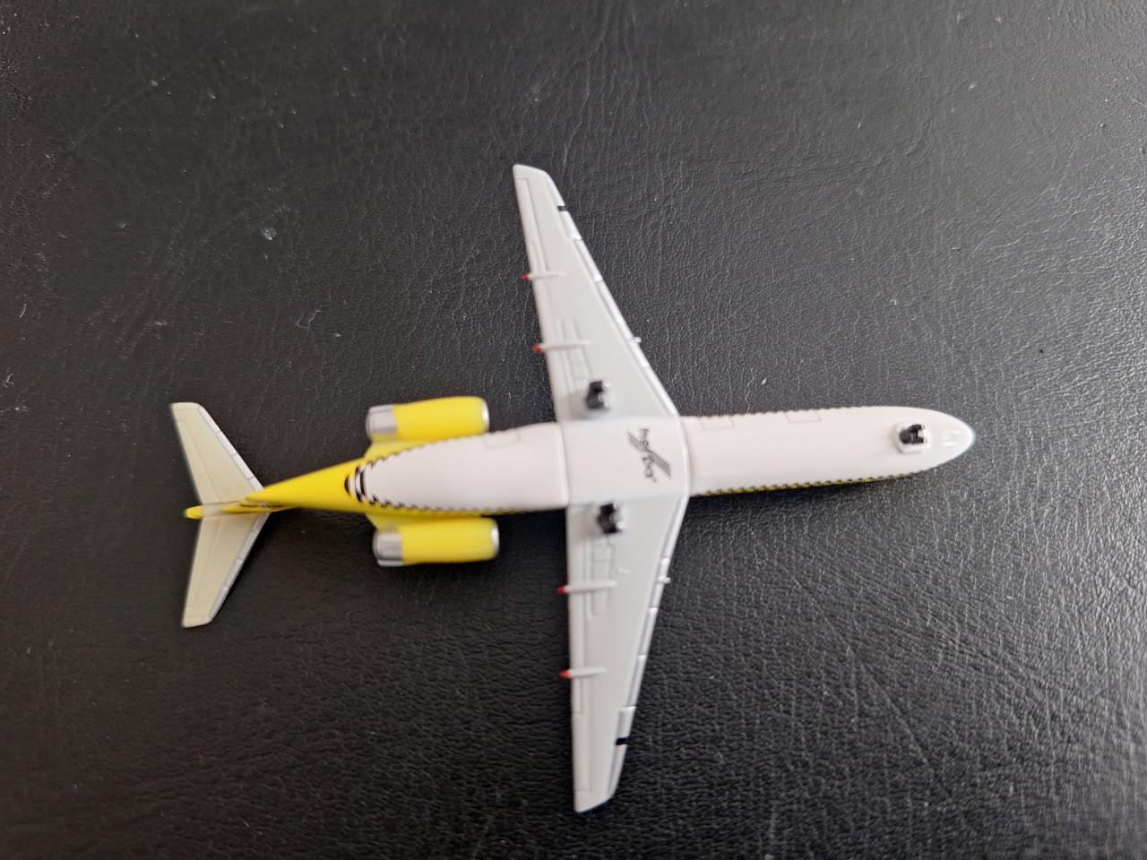 Diecast model Fokker 100, 1:500