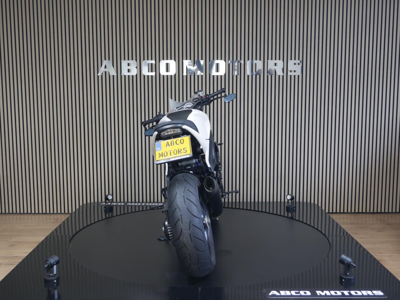 TRIUMPH SPEED TRIPLE 1050