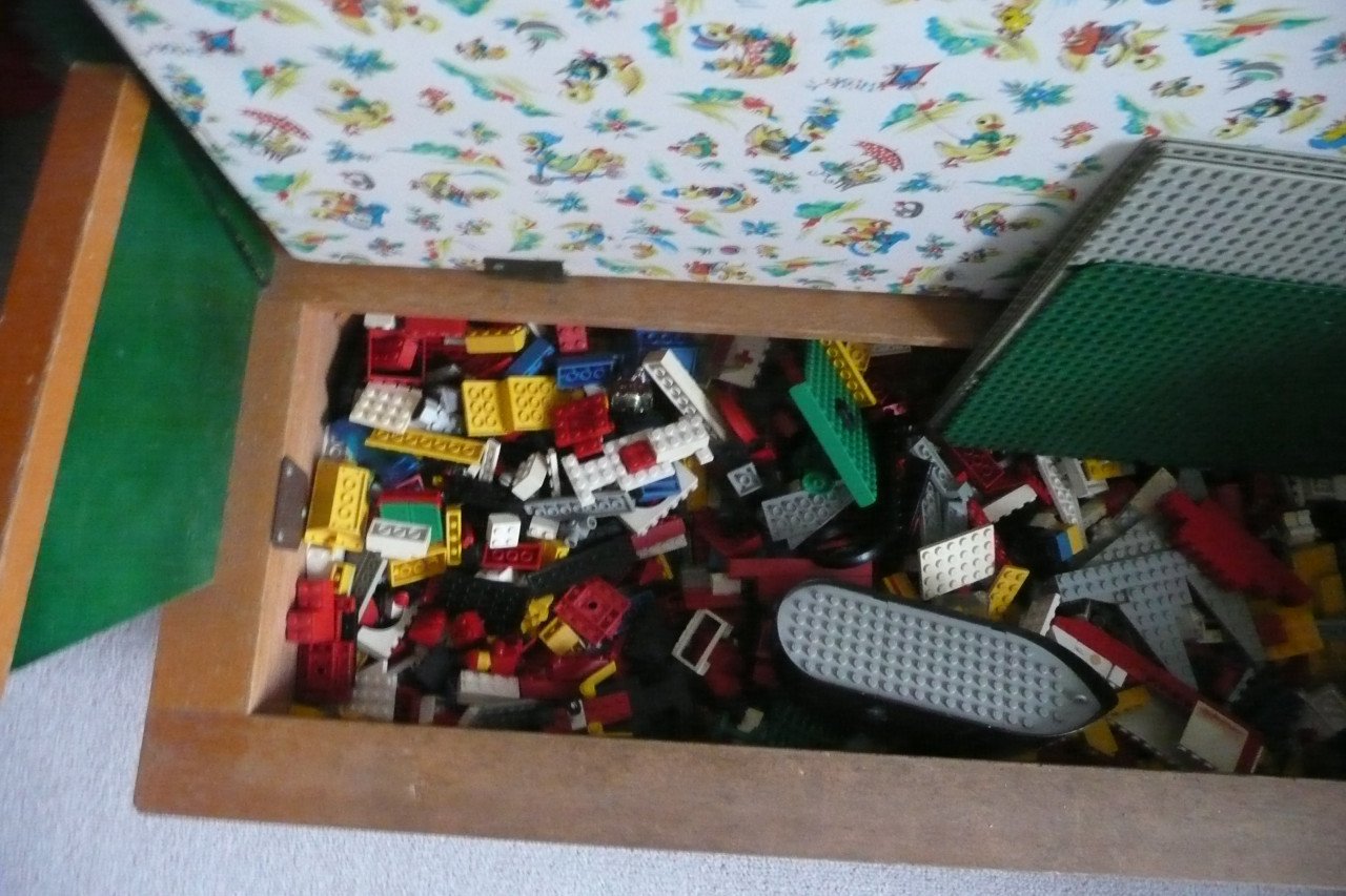 Kist met lego