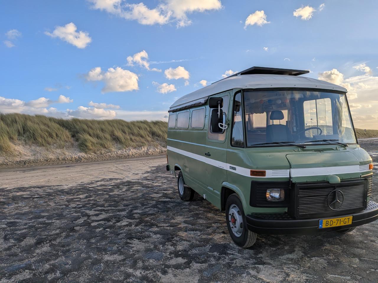 Mercedes 407d belastingvrij. Buscamper