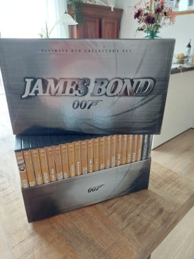 Cd box james bond