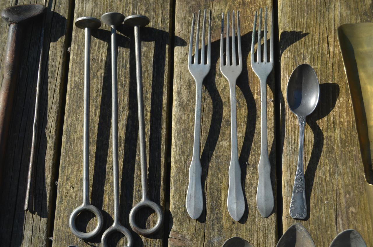 Divers oud bestek en aanverwante spullen